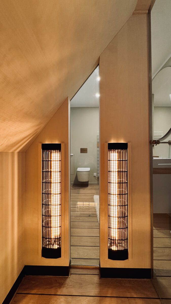 Moderne Beleuchtung im Badezimmerbereich