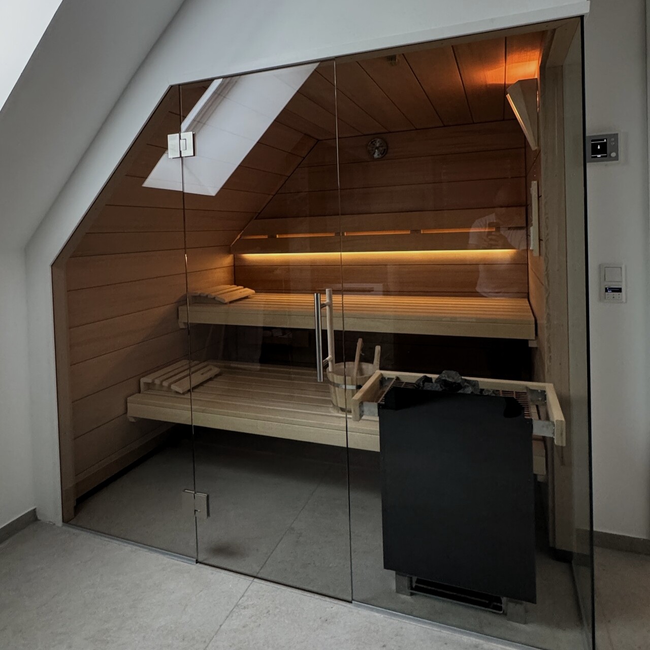 Innensauna nach Maß im modernen Badezimmer